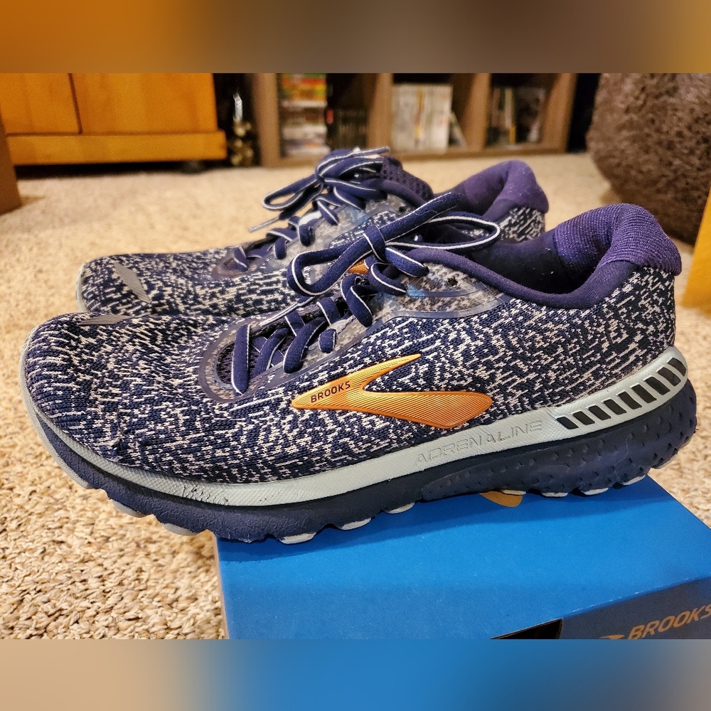 Brooks Adrenaline Shoes - Picture 4 of 6